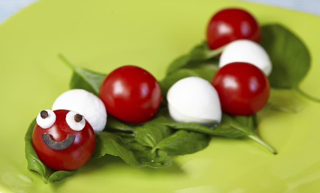 Comidas para que los niños coman sano con las manos