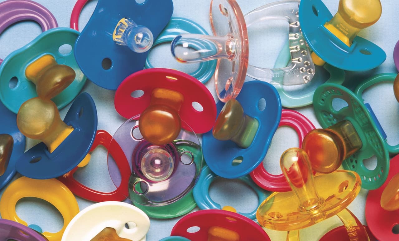 Los bebés de 1 año y más grandes no deberían usar chupete, ¿por qué?