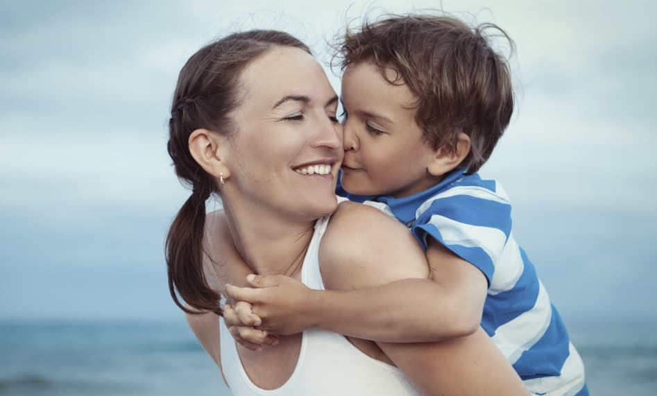 Las madres tienen más afinidad con los niños y los padres con las niñas: ¿mito o realidad?