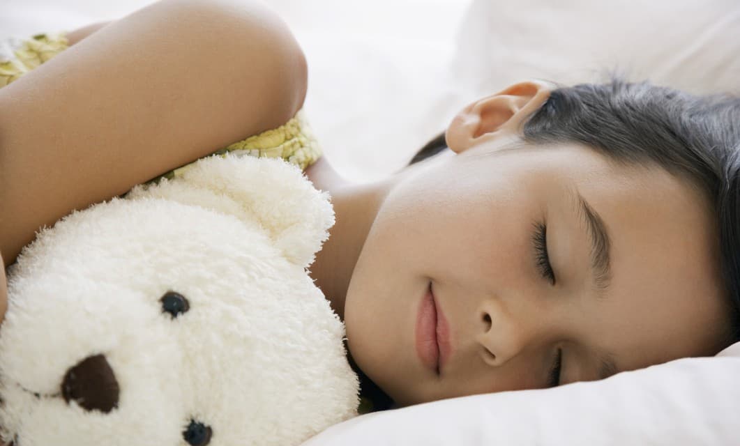 ¿Es normal que mi hijo duerma tanto?