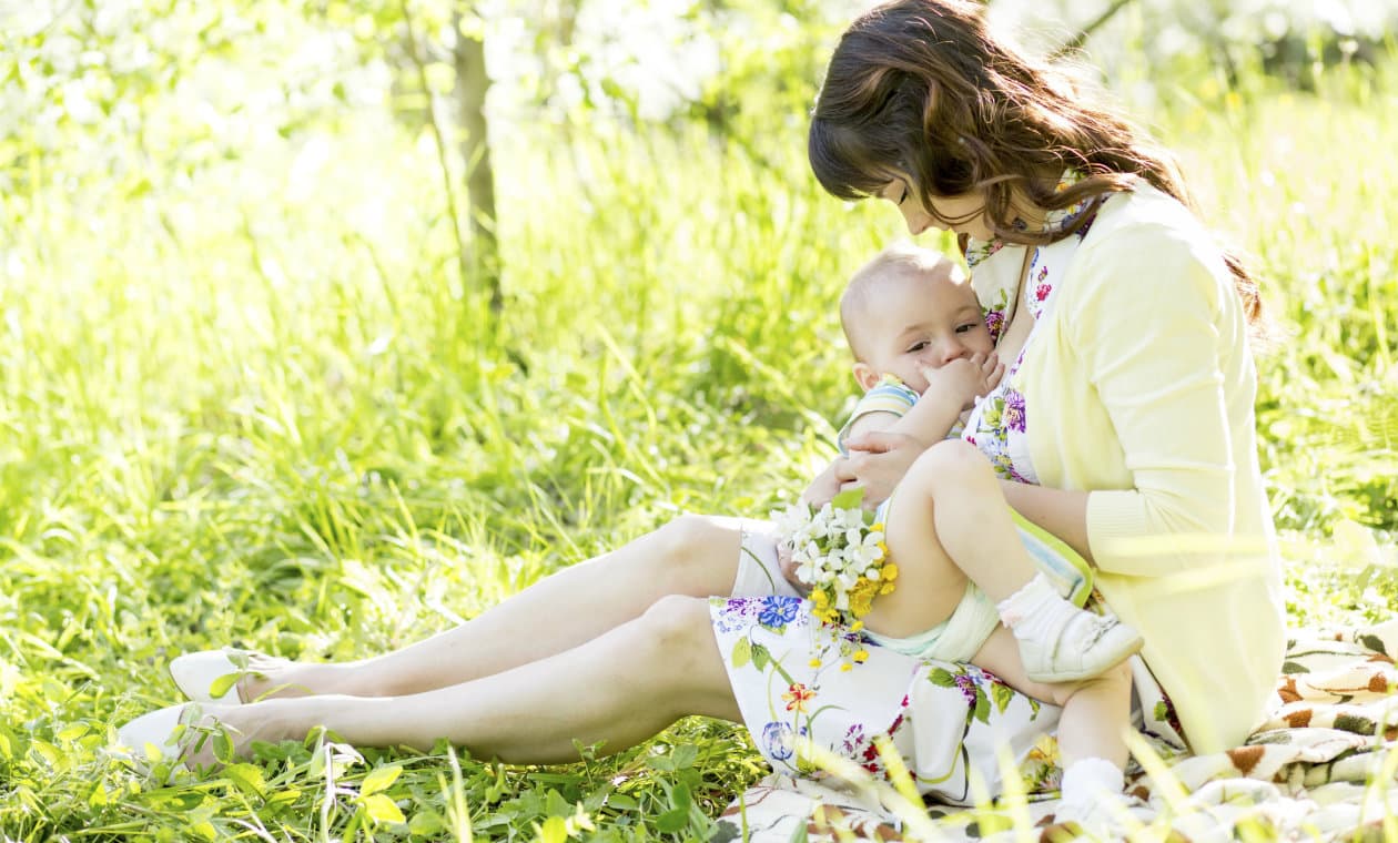 ¿No estás segura de amamantar? Estos 5 súper beneficios de la lactancia materna te convencerán