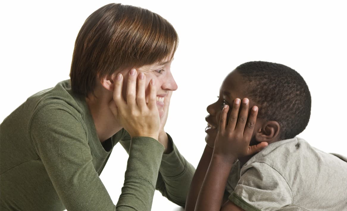 Las alegrías y retos de adoptar a un niño