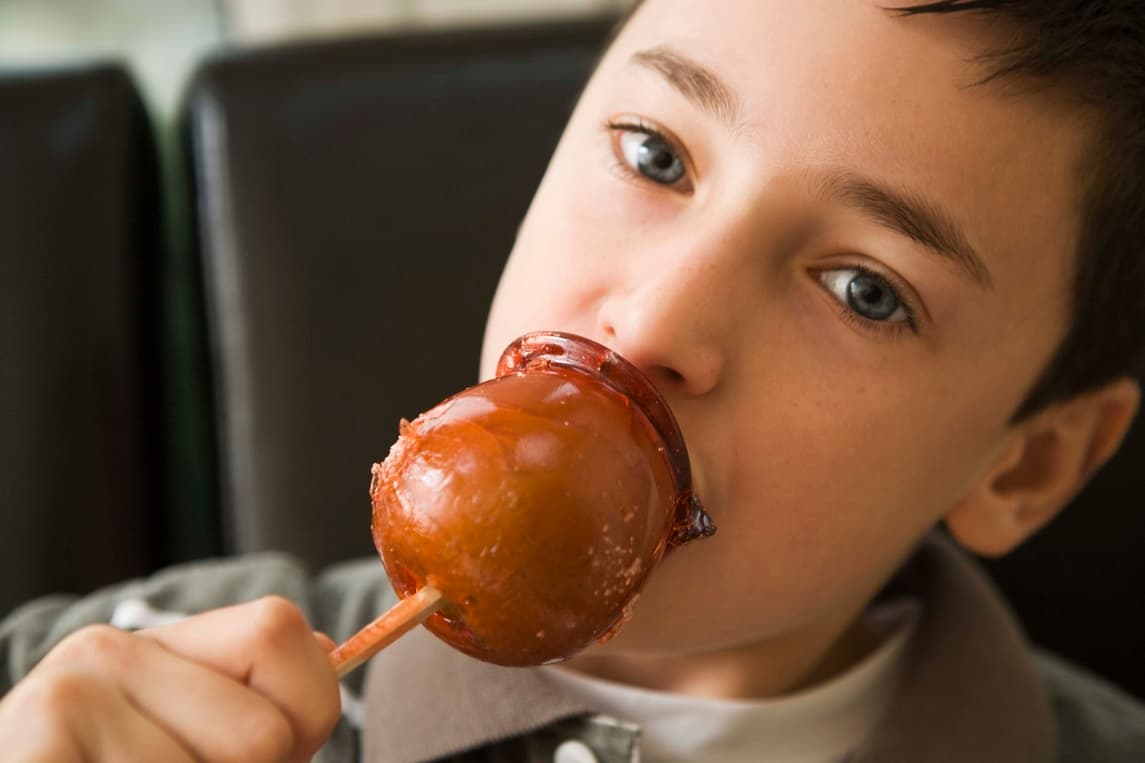 Manzanas acarameladas caseras