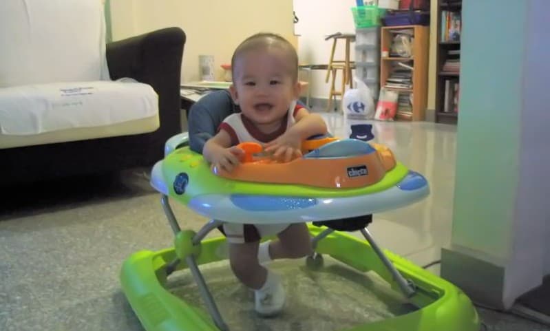 Ventajas y desventajas de los andadores para bebés