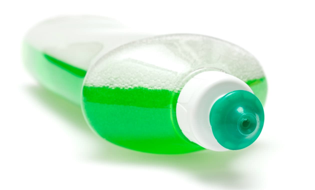 5 formas de sacar las manchas de aceite del piso del garage