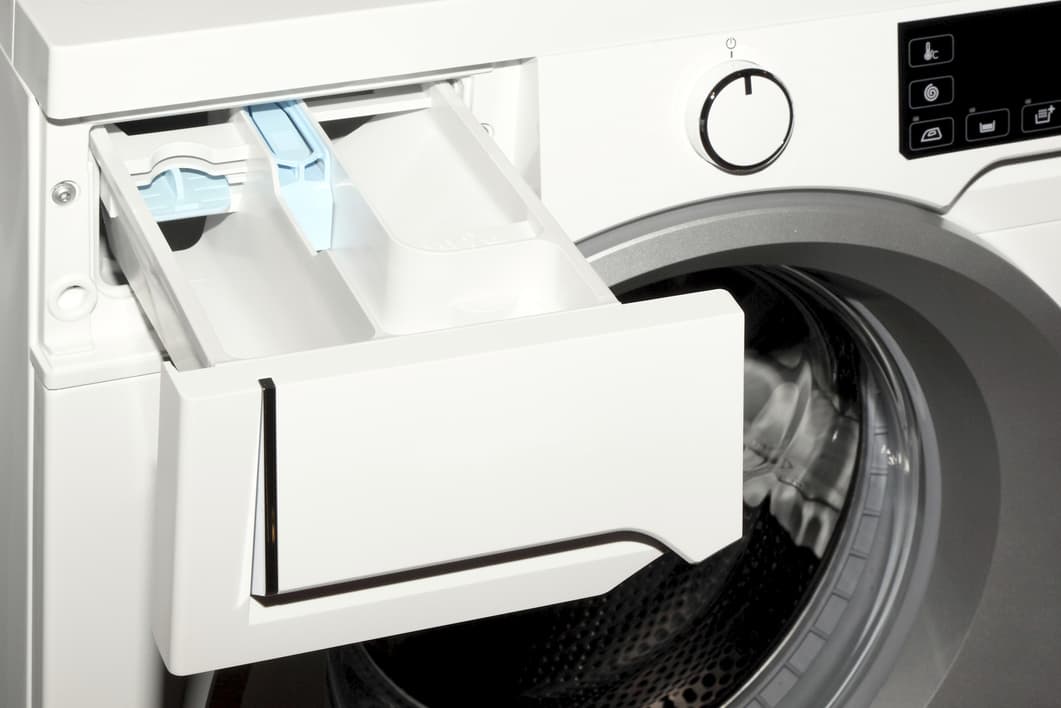 5 lugares engañosos donde el moho puede esconderse en tu hogar