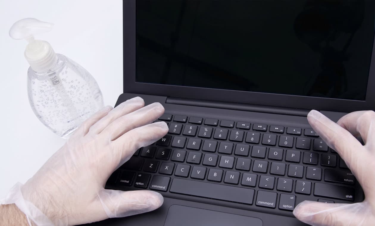 6 usos del alcohol en gel que no conocías