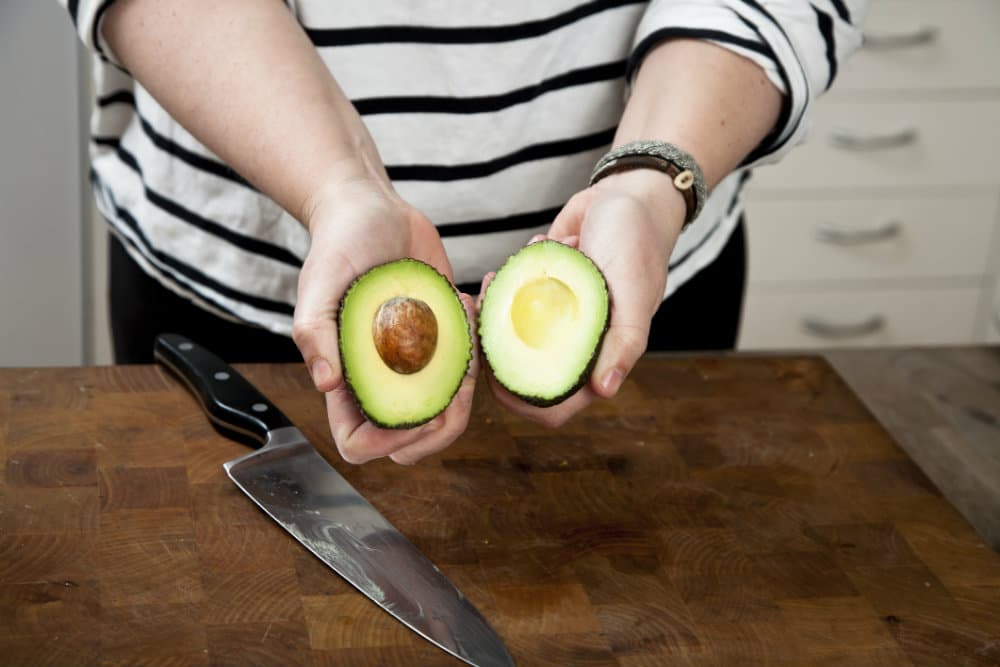 El truco que has buscado toda tu vida: cómo madurar un aguacate en MINUTOS