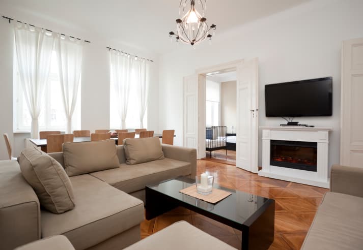 Cómo amueblar un salón para que parezca más amplio