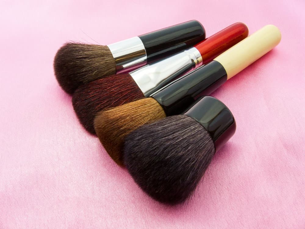Cómo limpiar brochas de maquillaje