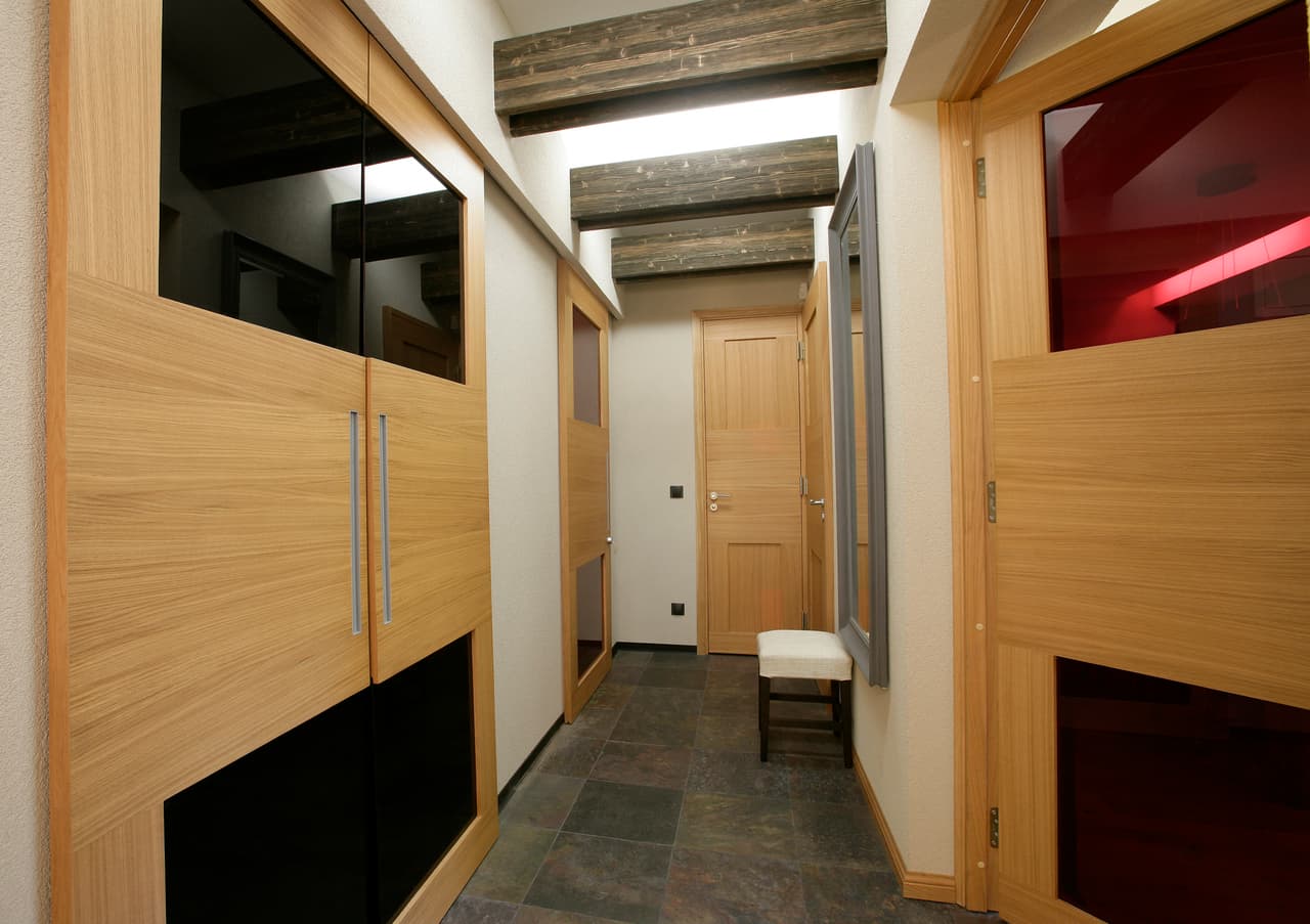 Decoración de pasillos estrechos