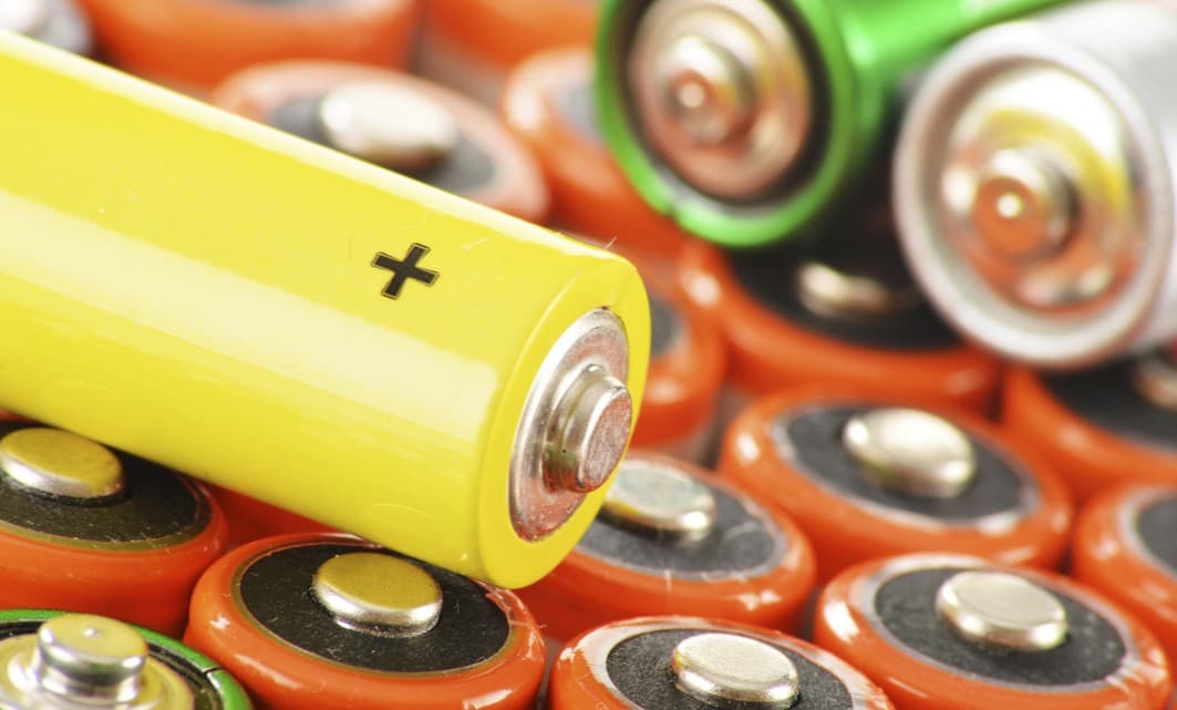Descubre qué hacer con las baterías viejas