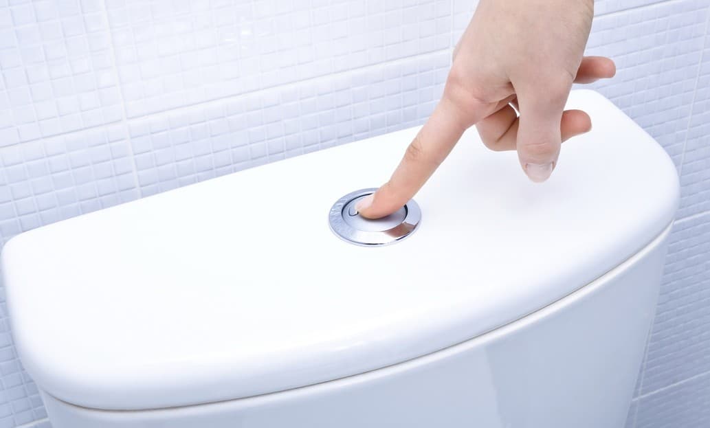 Razones que explican por qué necesitas orinar varias veces en la noche