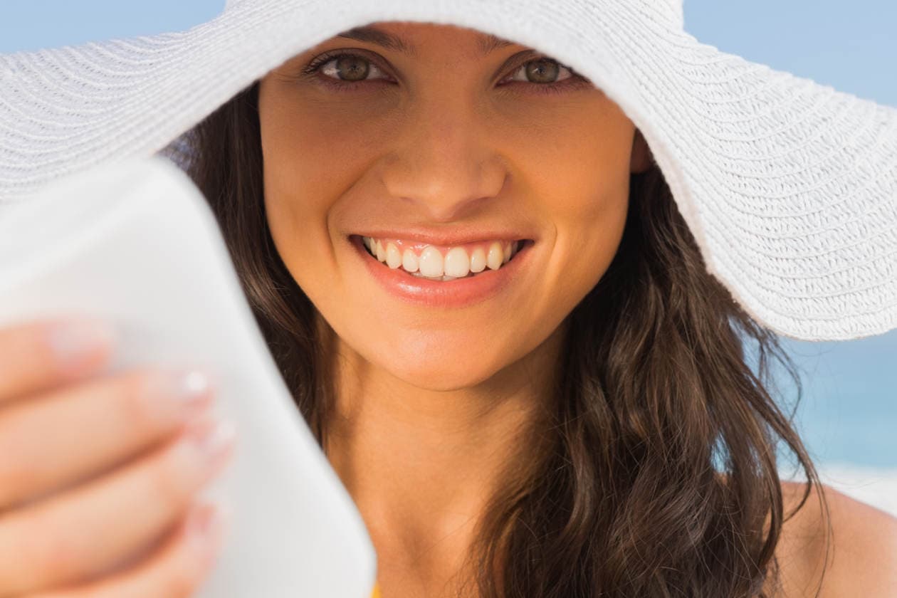 Productos infaltables para un completo neceser de playa