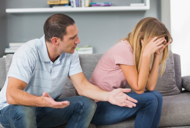 6 alertas de que estás saliendo con un patán