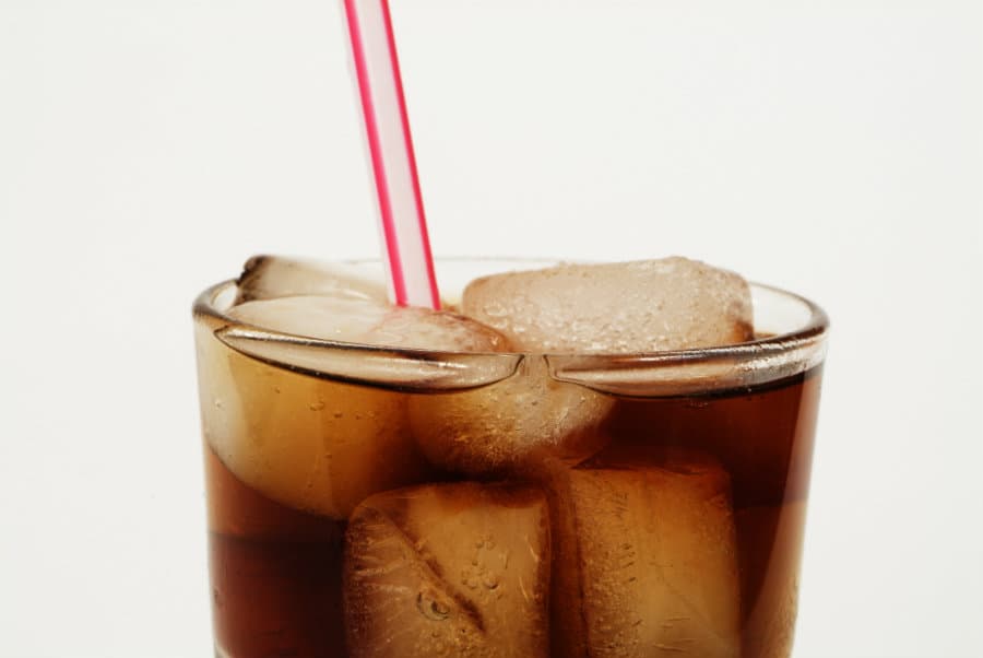 ¿Qué sucede en tu cuerpo cuando consumes bebidas cola?