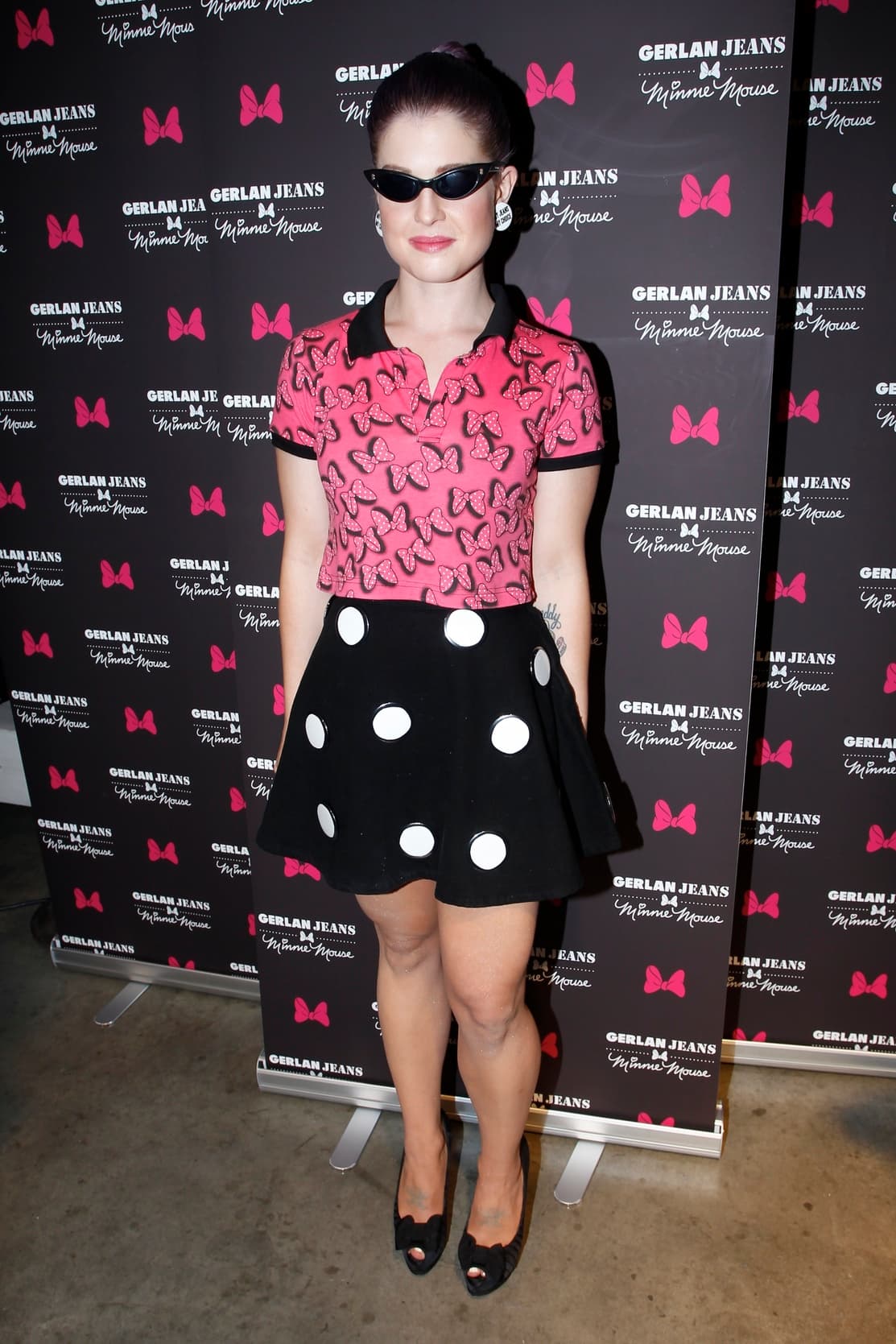 Cómo combinar una falda a lunares