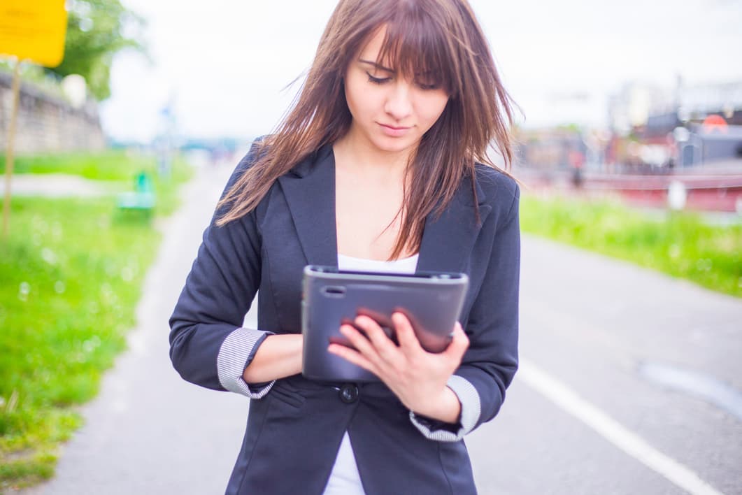 Errores que cometes al espiar el Facebook de tu chico
