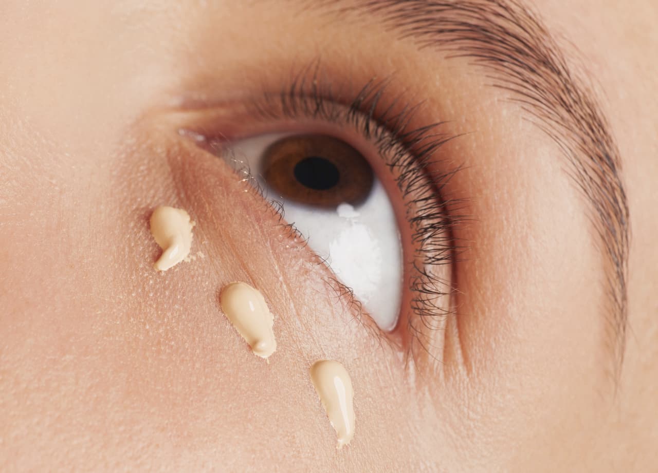 Cómo simular un lifting facial sin usar cirugía