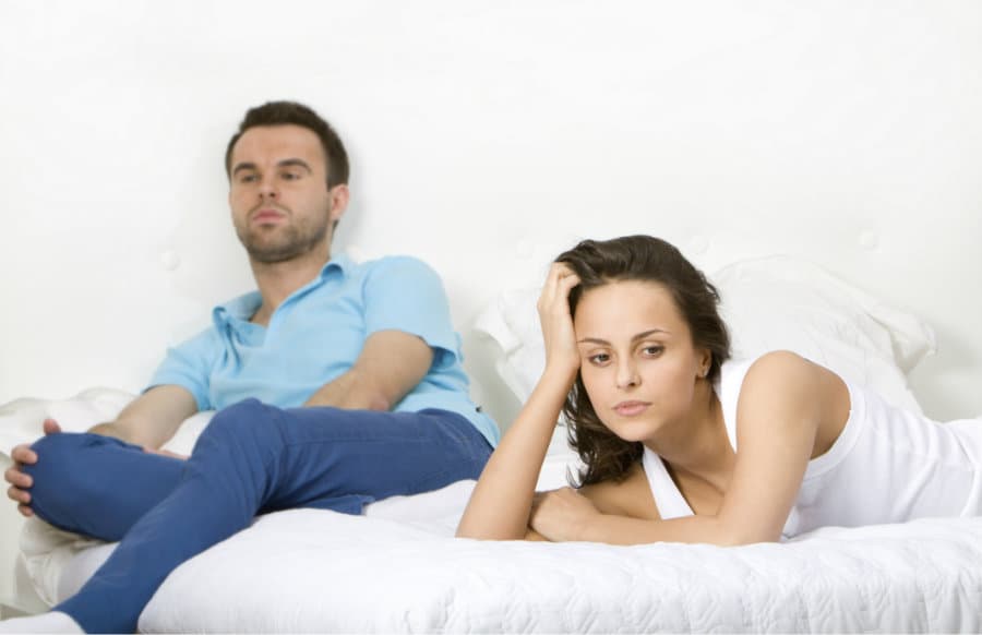 Señales de que sale contigo por despecho