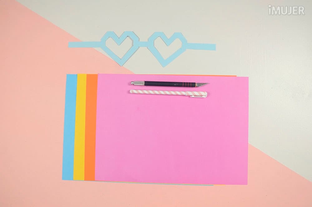 Cómo hacer lentes de corazón para fiestas divertidas