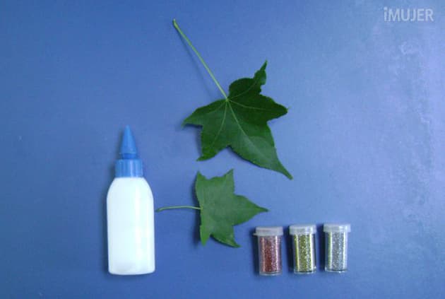 Hojas brillantes para decorar en la fiestas