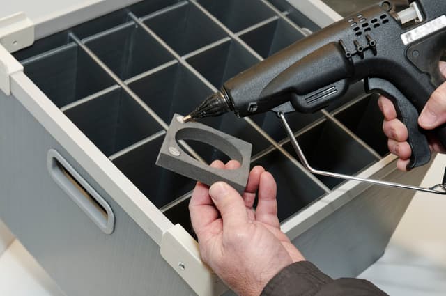 Pegamentos para metales