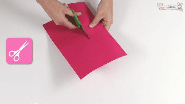 Romántico portavelas de papel