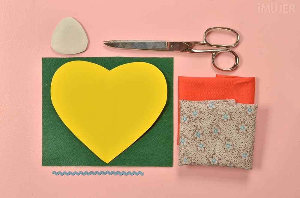 Agarradera con forma de corazón para mamá