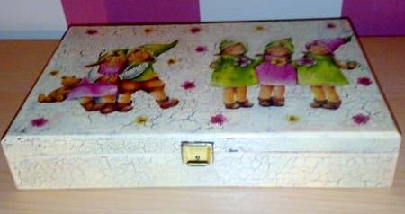 Caja de madera, enviada por Laura