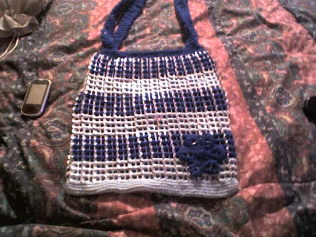 Bolsa con anillas de crochet, enviadas por Francis