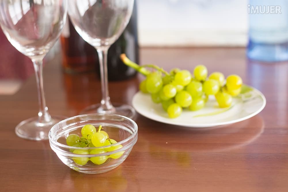 Tips gourmet: mantén el vino fresco sin aguarlo congelando uvas