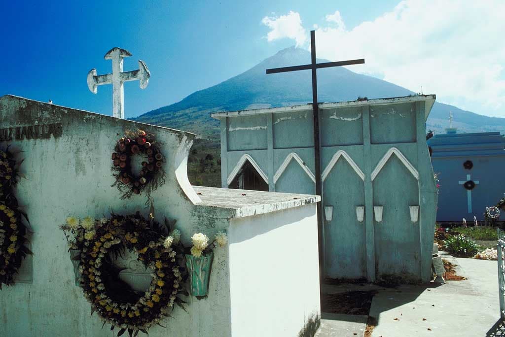 Necroturismo: un recorrido por cementerios famosos