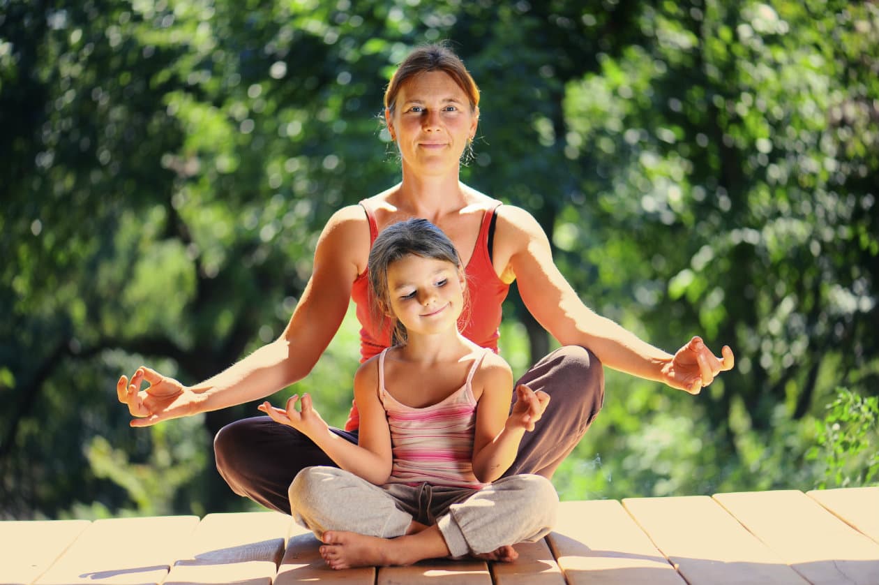 Consejos para practicar yoga en familia