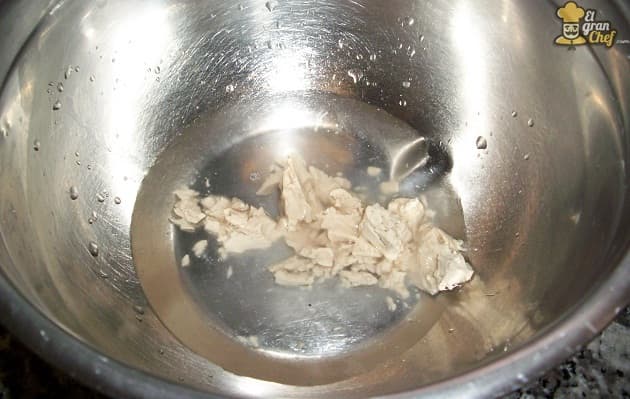 Receta de pan casero crocante, sencillo y económico