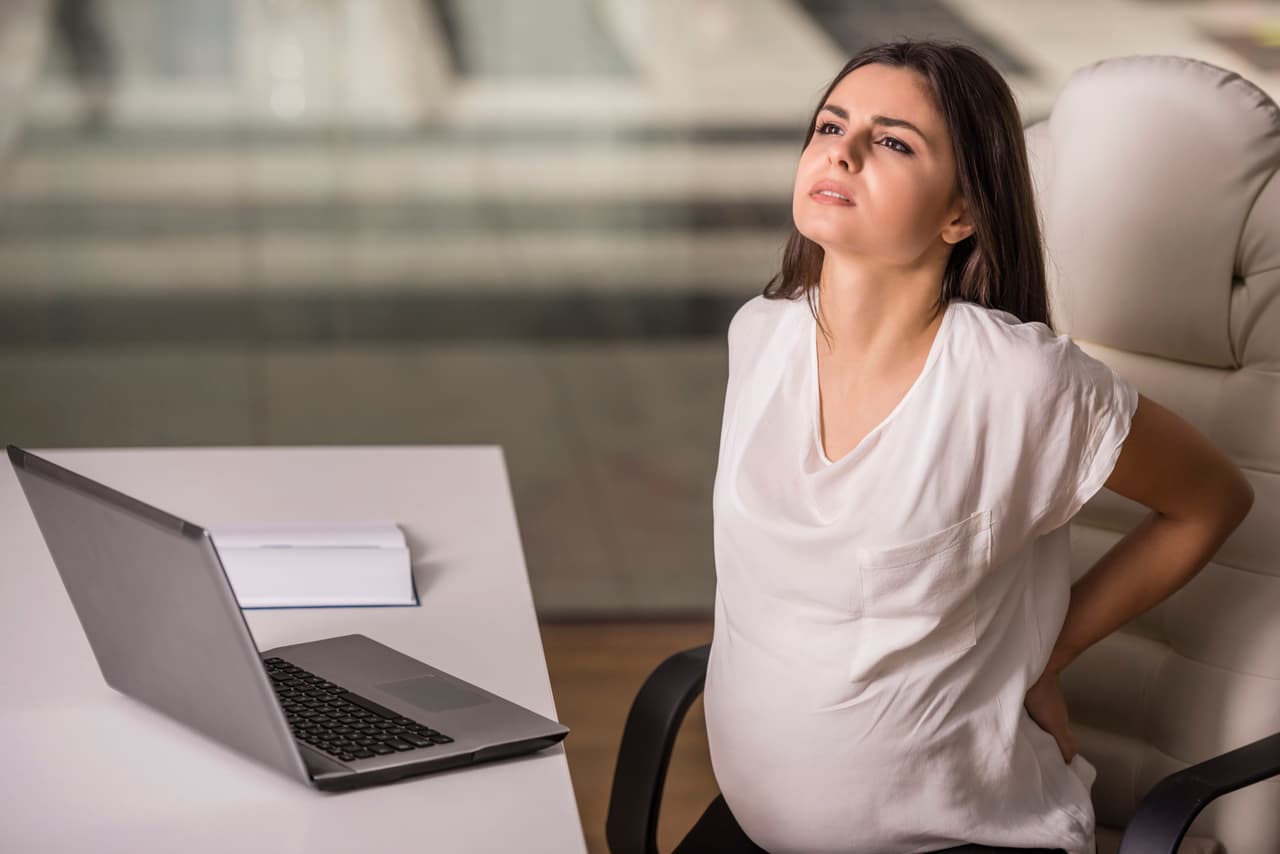 Cómo prevenir las 3 lesiones laborales típicas en embarazadas