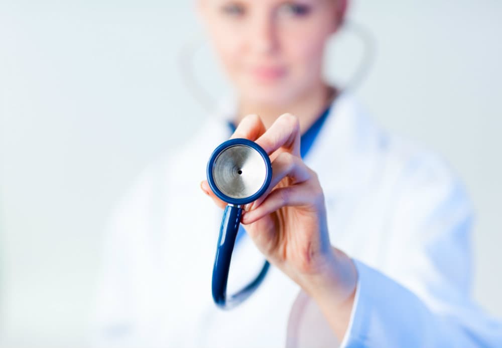 <b>No ignores otros factores</b>. Es importante comprender y tratar cualquier problema médico relacionado con las cifras de colesterol malo, como la hipertensión, la diabetes, las enfermedades renales, las enfermedades hepáticas y el hipotiroidismo.