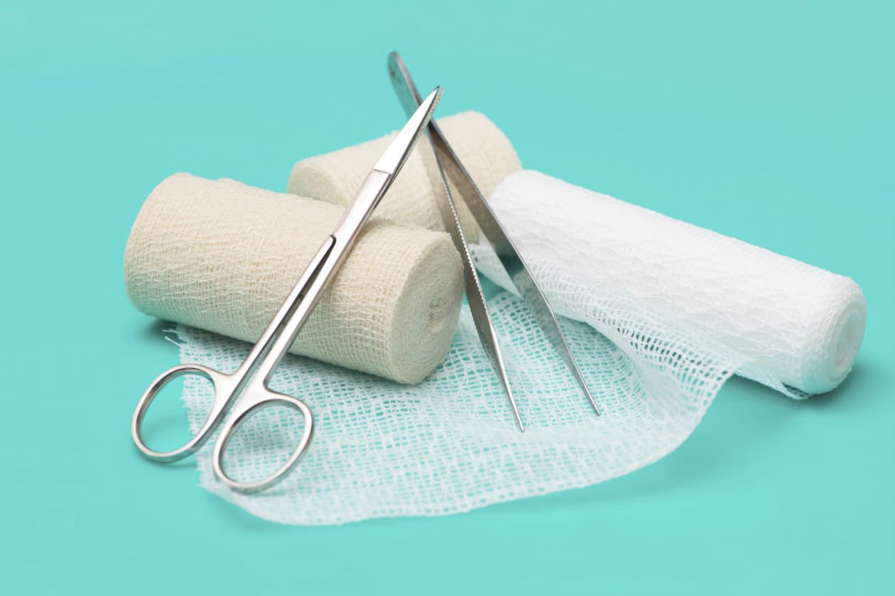 Elementos esenciales para un botiquín de primeros auxilios