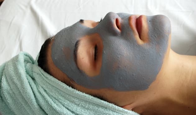 ¿Quieres que tu cara luzca más afilada? Prueba con estos 9 tips de belleza