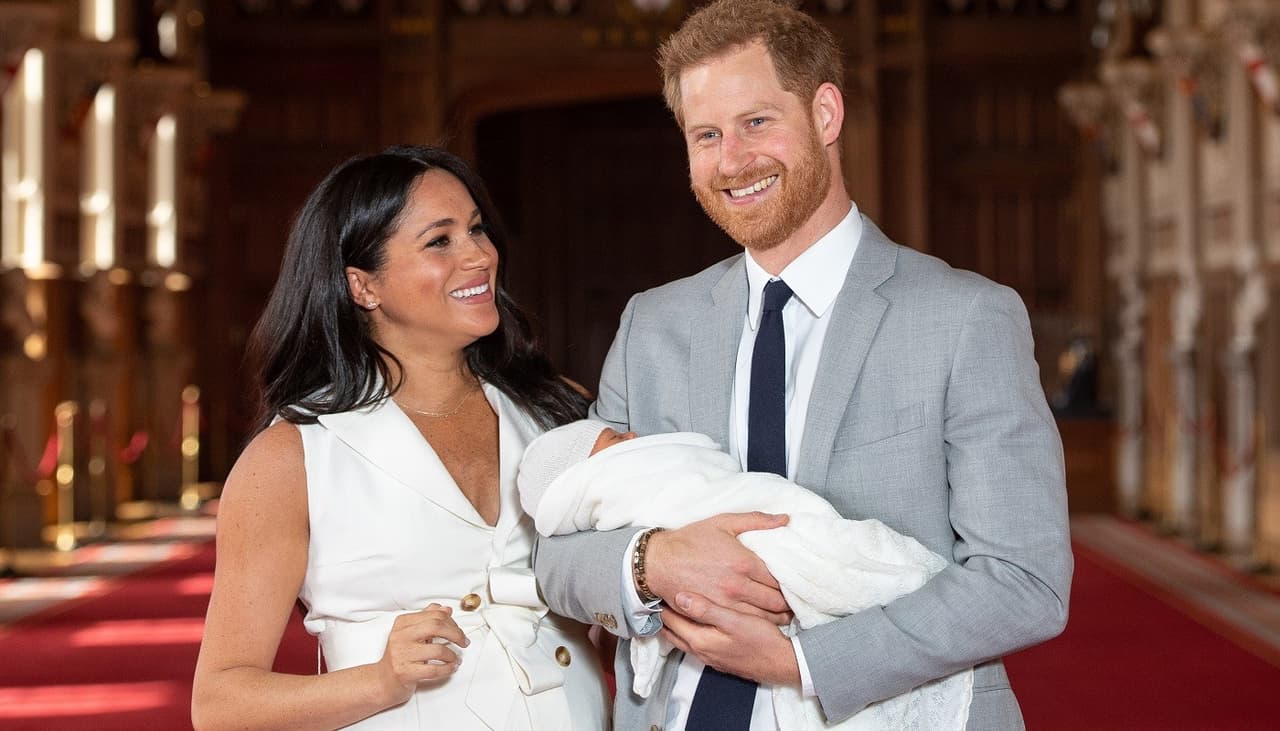 Meghan y Harry ya no son royals: ¿qué lugar tiene su segundo hijo para la corona?