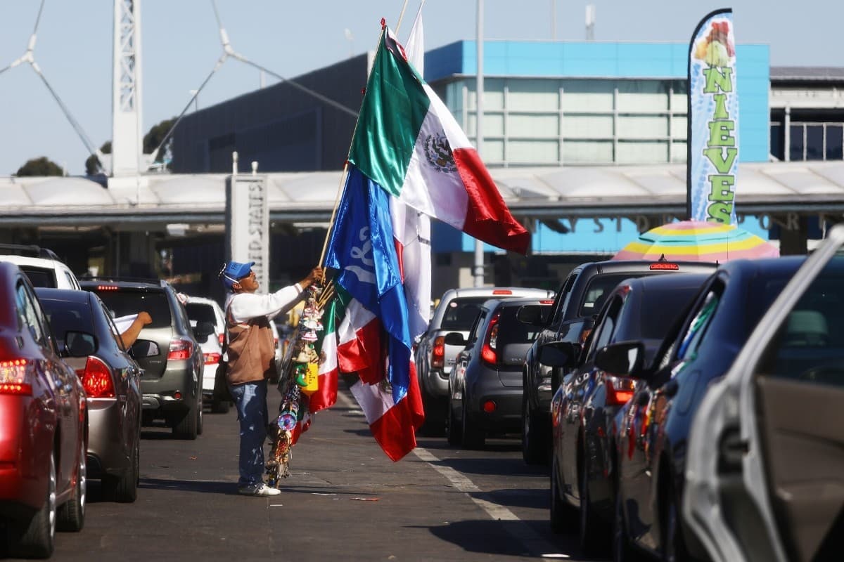La situación se voltea: los mexicanos quieren cerrar la frontera con EE.UU.