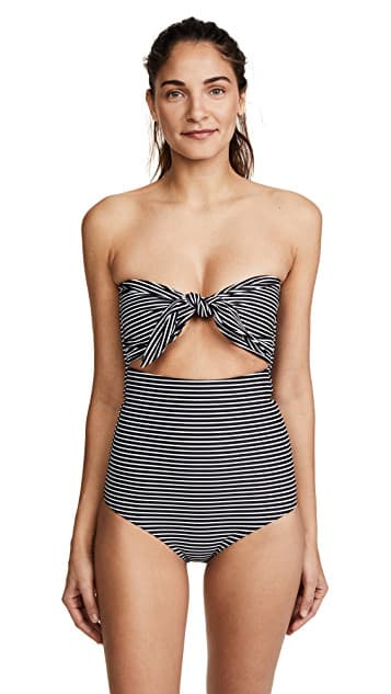 Demi Lovato lució un atractivo traje de baño a rayas y tú también puedes tenerlo