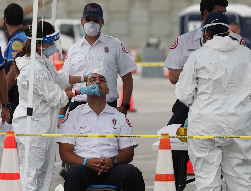 Identificaron la cepa más contagiosa del coronavirus y no proviene de China