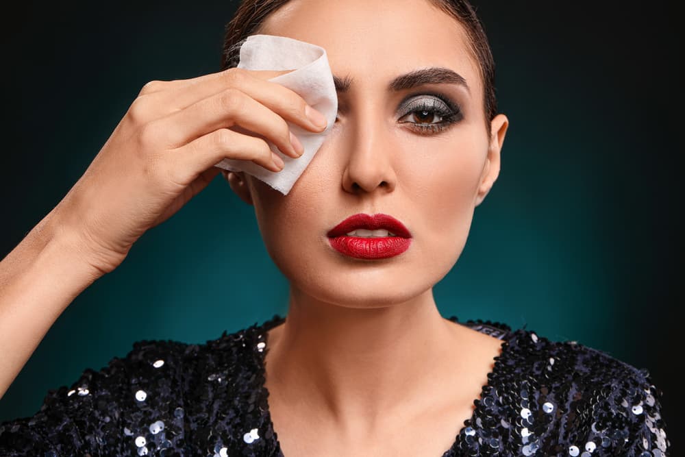 ¿Te dormiste maquillada? No es el fin del mundo: una rutina de 5 pasos rescatará tu piel