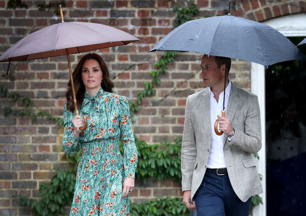 ¿Por qué Meghan y Harry sí se toman de la mano aunque sean de la realeza?