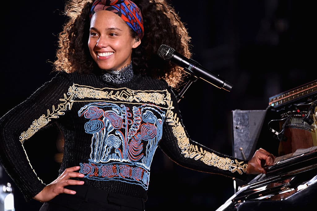 9 momentos en que Alicia Keys me hizo considerar decirle adiós al maquillaje