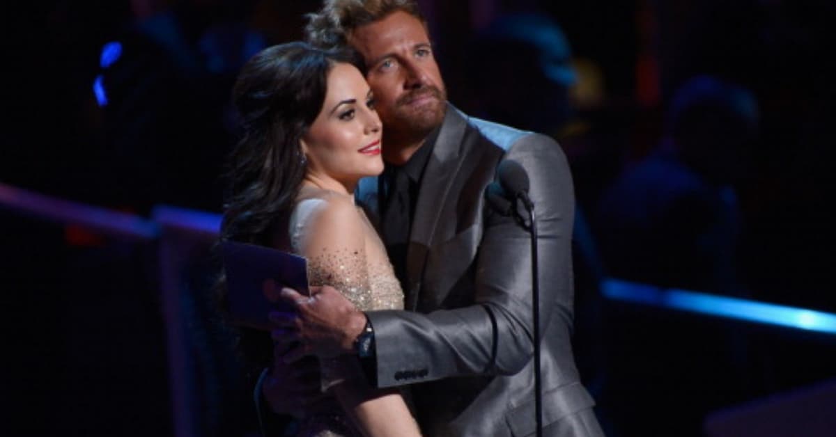 Zuria Vega celebra la última etapa de su embarazo con una TIERNA foto en bikini