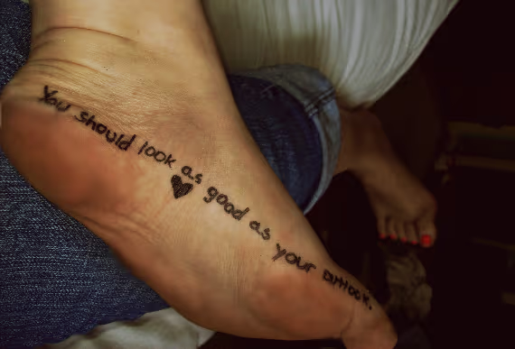 Fotos de tatuajes de letras de canciones | Entretenimiento Cultura Pop ...