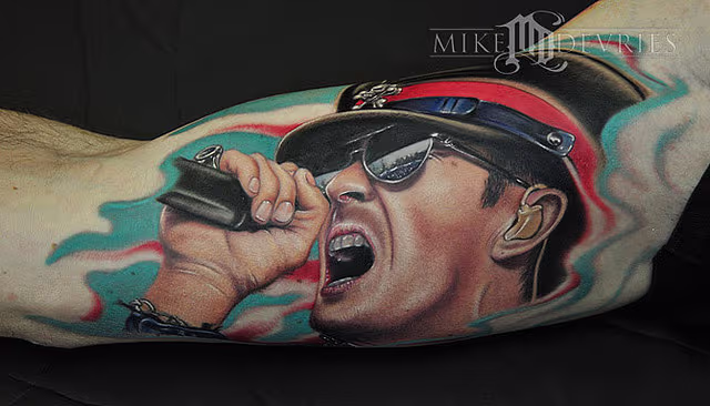 Grandes Tatuadores: Mike DeVries | Entretenimiento Cultura Pop | Univision