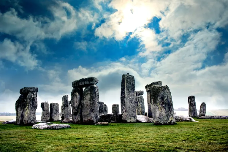 Stonehenge sigue sorprendiendo: un descubrimiento reciente tiene de cabeza  a los arqueólogos | Explora | Univision